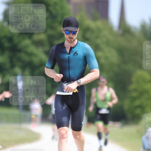 22.06.2025 - Viking Triathlon H.Heesch http://msf.ph/oto/8100072 22.06.2025 13:18:27 Laufen 57 meine-sportfotos.de
