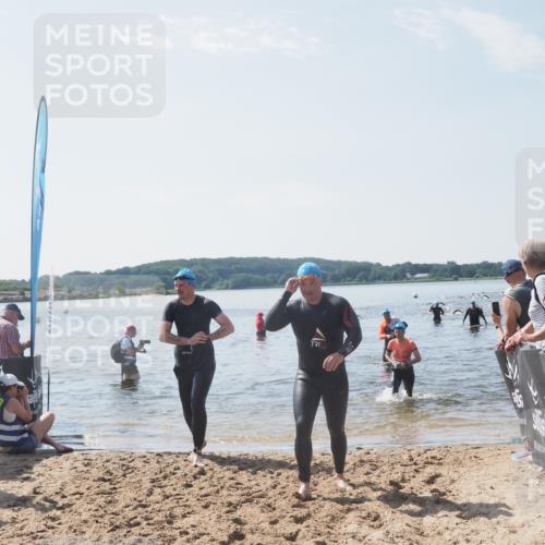 22.06.2025 - Viking Triathlon MichiJ http://msf.ph/oto/8100085 22.06.2025 10:44:27 Schwimmen 103, 130, 205, 219 meine-sportfotos.de