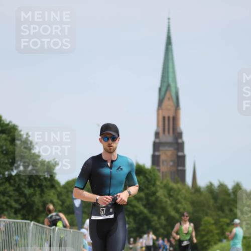 22.06.2025 - Viking Triathlon H.Heesch http://msf.ph/oto/8100098 22.06.2025 13:18:30 Laufen 57, 296 meine-sportfotos.de
