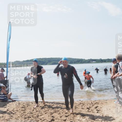 22.06.2025 - Viking Triathlon MichiJ http://msf.ph/oto/8100101 22.06.2025 10:44:27 Schwimmen 103, 130, 205, 219 meine-sportfotos.de