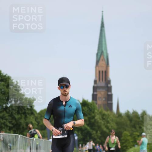 22.06.2025 - Viking Triathlon H.Heesch http://msf.ph/oto/8100104 22.06.2025 13:18:30 Laufen 57, 296 meine-sportfotos.de