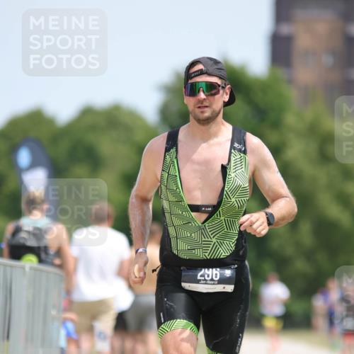 22.06.2025 - Viking Triathlon H.Heesch http://msf.ph/oto/8100140 22.06.2025 13:18:35 Laufen 57, 296 meine-sportfotos.de