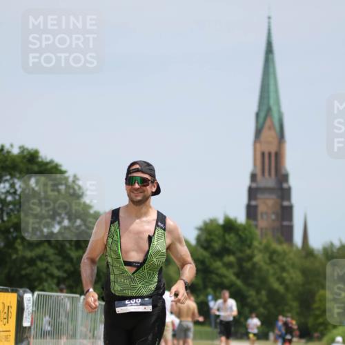 22.06.2025 - Viking Triathlon H.Heesch http://msf.ph/oto/8100148 22.06.2025 13:18:36 Laufen 296 meine-sportfotos.de