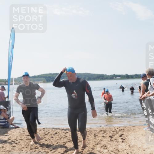 22.06.2025 - Viking Triathlon MichiJ http://msf.ph/oto/8100150 22.06.2025 10:44:28 Schwimmen 103, 130, 205, 219 meine-sportfotos.de