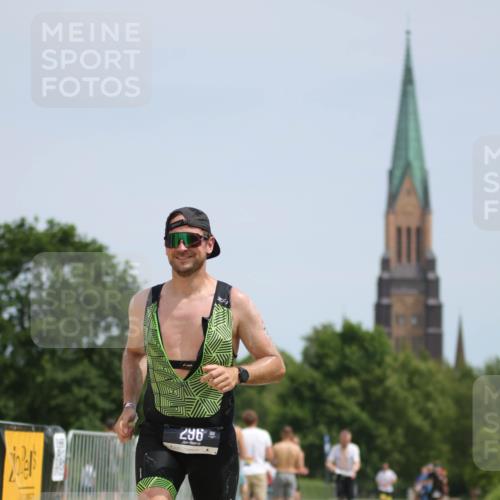 22.06.2025 - Viking Triathlon H.Heesch http://msf.ph/oto/8100155 22.06.2025 13:18:36 Laufen 296 meine-sportfotos.de
