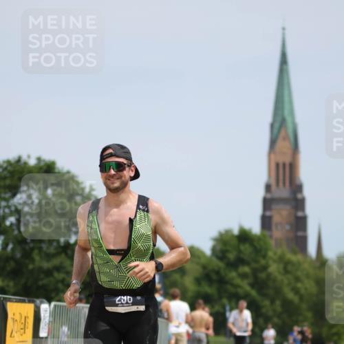 22.06.2025 - Viking Triathlon H.Heesch http://msf.ph/oto/8100161 22.06.2025 13:18:37 Laufen 296 meine-sportfotos.de