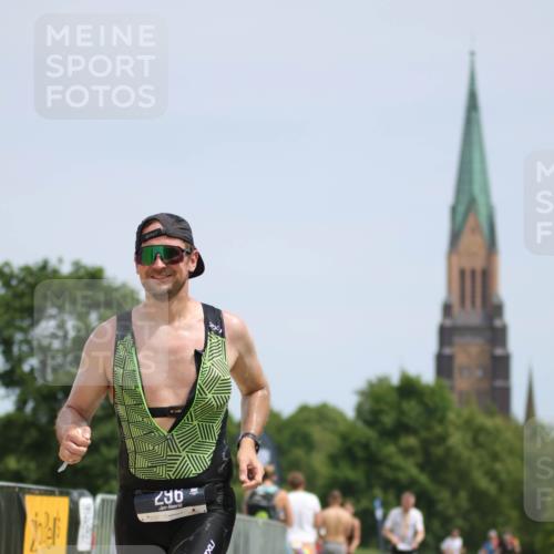 22.06.2025 - Viking Triathlon H.Heesch http://msf.ph/oto/8100171 22.06.2025 13:18:37 Laufen 296 meine-sportfotos.de