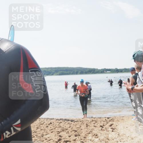 22.06.2025 - Viking Triathlon MichiJ http://msf.ph/oto/8100232 22.06.2025 10:44:31 Schwimmen 130, 205, 219 meine-sportfotos.de