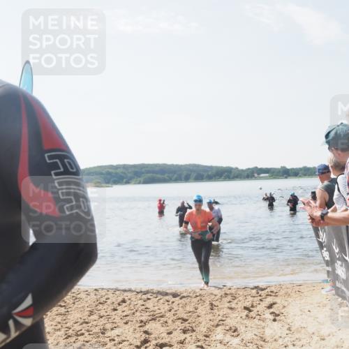 22.06.2025 - Viking Triathlon MichiJ http://msf.ph/oto/8100240 22.06.2025 10:44:31 Schwimmen 130, 205, 219 meine-sportfotos.de