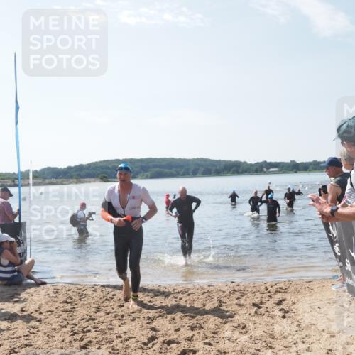 22.06.2025 - Viking Triathlon MichiJ http://msf.ph/oto/8100328 22.06.2025 10:44:40 Schwimmen 18, 205, 219, 440, 446 meine-sportfotos.de