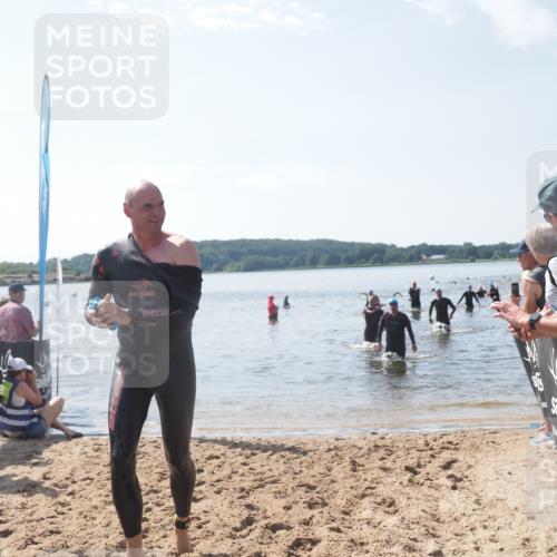 22.06.2025 - Viking Triathlon MichiJ http://msf.ph/oto/8100355 22.06.2025 10:44:44 Schwimmen 18, 440, 446 meine-sportfotos.de