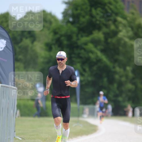 22.06.2025 - Viking Triathlon H.Heesch http://msf.ph/oto/8100372 22.06.2025 12:50:54 Laufen 341, 651 meine-sportfotos.de