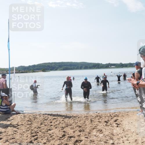 22.06.2025 - Viking Triathlon MichiJ http://msf.ph/oto/8100375 22.06.2025 10:44:48 Schwimmen 18, 168, 440, 446, 638, 653 meine-sportfotos.de