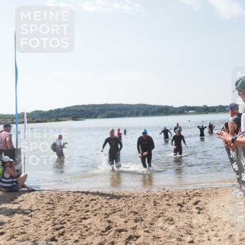 22.06.2025 - Viking Triathlon MichiJ http://msf.ph/oto/8100385 22.06.2025 10:44:48 Schwimmen 18, 168, 440, 446, 638, 653 meine-sportfotos.de