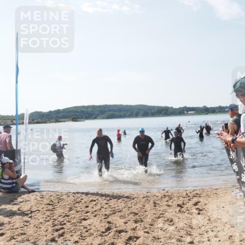 22.06.2025 - Viking Triathlon MichiJ http://msf.ph/oto/8100419 22.06.2025 10:44:49 Schwimmen 18, 168, 440, 446, 638, 653 meine-sportfotos.de