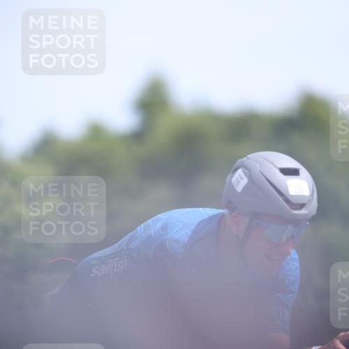 22.06.2025 - Viking Triathlon Yannick Fuchs http://msf.ph/oto/8100420 22.06.2025 12:03:21 Radfahren 113, 123, 224, 226, 243, 312, 315, 461, 549, 619 meine-sportfotos.de