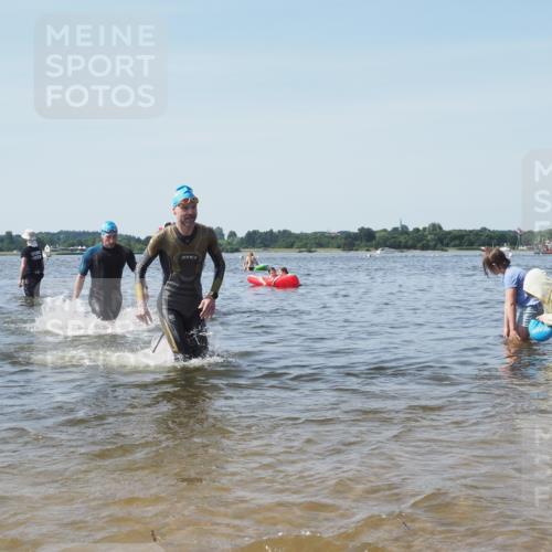 22.06.2025 - Viking Triathlon KatJ http://msf.ph/oto/8100428 22.06.2025 10:33:10 Schwimmen 28, 91, 113, 387, 399, 608 meine-sportfotos.de