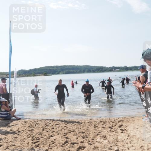 22.06.2025 - Viking Triathlon MichiJ http://msf.ph/oto/8100429 22.06.2025 10:44:49 Schwimmen 18, 168, 440, 446, 638, 653 meine-sportfotos.de