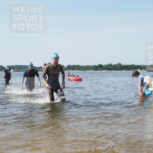 22.06.2025 - Viking Triathlon KatJ http://msf.ph/oto/8100443 22.06.2025 10:33:10 Schwimmen 28, 91, 113, 387, 399, 608 meine-sportfotos.de