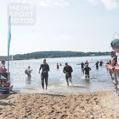 22.06.2025 - Viking Triathlon MichiJ http://msf.ph/oto/8100452 22.06.2025 10:44:49 Schwimmen 18, 168, 440, 446, 638, 653 meine-sportfotos.de
