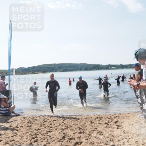 22.06.2025 - Viking Triathlon MichiJ http://msf.ph/oto/8100464 22.06.2025 10:44:49 Schwimmen 18, 168, 440, 446, 638, 653 meine-sportfotos.de