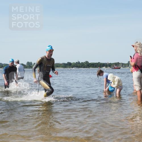 22.06.2025 - Viking Triathlon KatJ http://msf.ph/oto/8100478 22.06.2025 10:33:10 Schwimmen 28, 91, 113, 387, 399, 608 meine-sportfotos.de