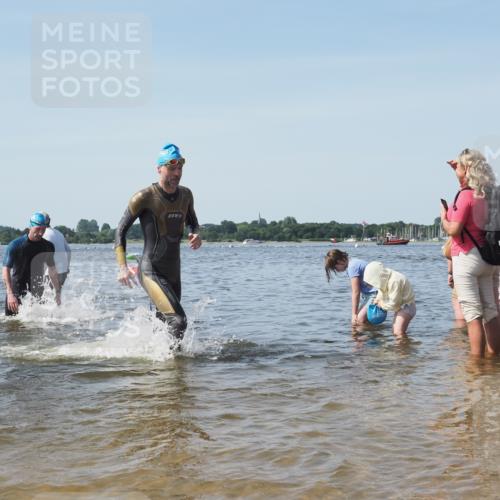 22.06.2025 - Viking Triathlon KatJ http://msf.ph/oto/8100491 22.06.2025 10:33:10 Schwimmen 28, 91, 113, 387, 399, 608 meine-sportfotos.de