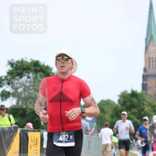 22.06.2025 - Viking Triathlon H.Heesch http://msf.ph/oto/8100499 22.06.2025 13:33:54 Laufen 28, 156, 482, 555 meine-sportfotos.de