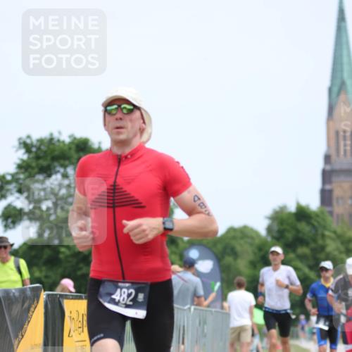 22.06.2025 - Viking Triathlon H.Heesch http://msf.ph/oto/8100502 22.06.2025 13:33:54 Laufen 28, 156, 482, 555 meine-sportfotos.de