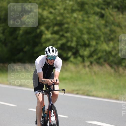 22.06.2025 - Viking Triathlon Yannick Fuchs http://msf.ph/oto/8100508 22.06.2025 12:03:49 Radfahren 60, 264, 629 meine-sportfotos.de