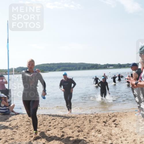22.06.2025 - Viking Triathlon MichiJ http://msf.ph/oto/8100539 22.06.2025 10:44:51 Schwimmen 18, 39, 168, 440, 446, 638, 653 meine-sportfotos.de