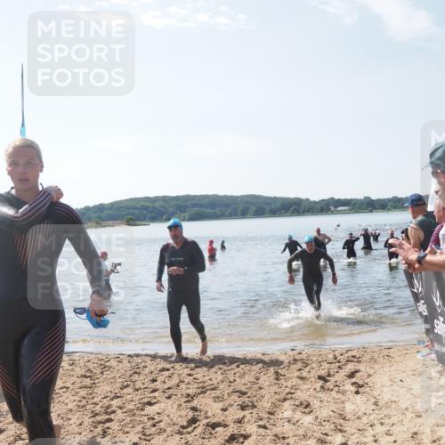 22.06.2025 - Viking Triathlon MichiJ http://msf.ph/oto/8100577 22.06.2025 10:44:52 Schwimmen 18, 39, 168, 440, 446, 638, 653 meine-sportfotos.de