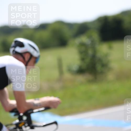 22.06.2025 - Viking Triathlon Yannick Fuchs http://msf.ph/oto/8100585 22.06.2025 12:03:51 Radfahren 60, 264 meine-sportfotos.de