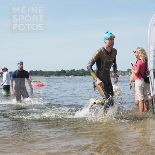 22.06.2025 - Viking Triathlon KatJ http://msf.ph/oto/8100590 22.06.2025 10:33:11 Schwimmen 28, 91, 387, 399, 608 meine-sportfotos.de