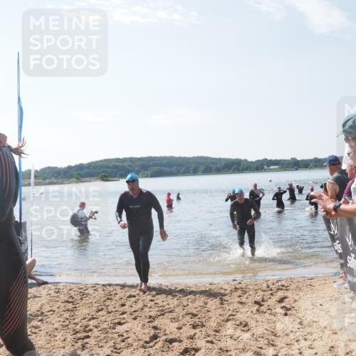 22.06.2025 - Viking Triathlon MichiJ http://msf.ph/oto/8100599 22.06.2025 10:44:52 Schwimmen 18, 39, 168, 440, 446, 638, 653 meine-sportfotos.de