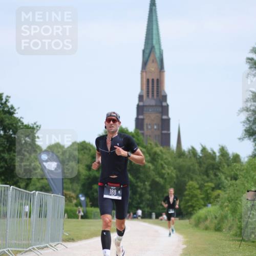 22.06.2025 - Viking Triathlon H.Heesch http://msf.ph/oto/8100600 22.06.2025 12:53:07 Laufen 188, 189 meine-sportfotos.de
