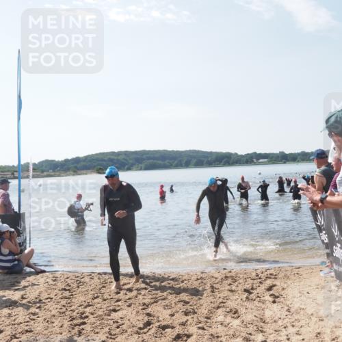22.06.2025 - Viking Triathlon MichiJ http://msf.ph/oto/8100612 22.06.2025 10:44:52 Schwimmen 18, 39, 168, 440, 446, 638, 653 meine-sportfotos.de