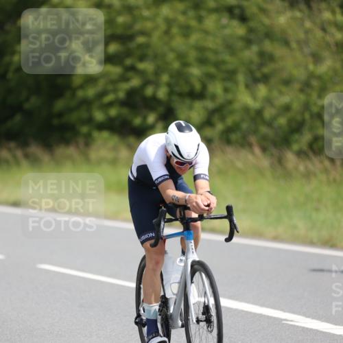 22.06.2025 - Viking Triathlon Yannick Fuchs http://msf.ph/oto/8100657 22.06.2025 12:04:07 Radfahren 38, 42, 142, 149, 333, 351, 517 meine-sportfotos.de