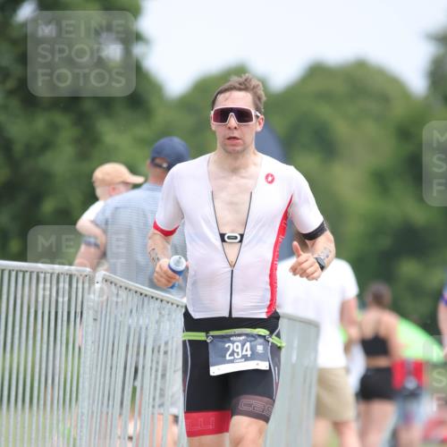 22.06.2025 - Viking Triathlon H.Heesch http://msf.ph/oto/8100663 22.06.2025 13:34:25 Laufen 294 meine-sportfotos.de
