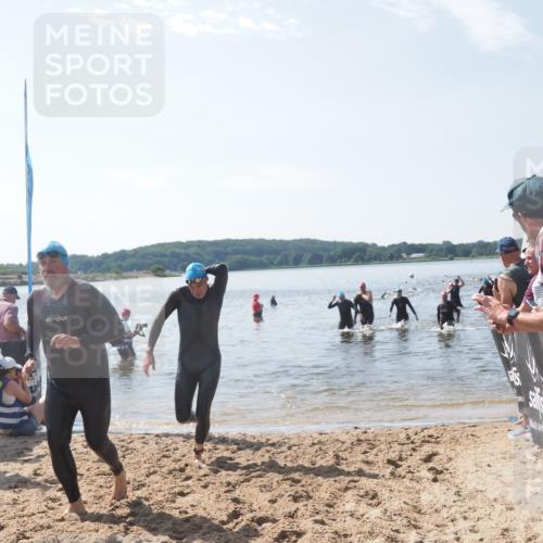 22.06.2025 - Viking Triathlon MichiJ http://msf.ph/oto/8100687 22.06.2025 10:44:54 Schwimmen 39, 168, 440, 446, 638, 653 meine-sportfotos.de