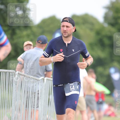 22.06.2025 - Viking Triathlon H.Heesch http://msf.ph/oto/8100705 22.06.2025 13:34:31 Laufen 52, 54, 294 meine-sportfotos.de