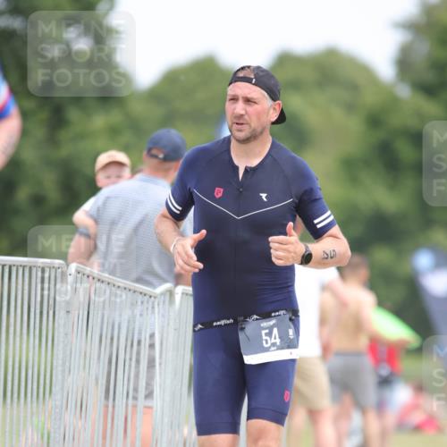 22.06.2025 - Viking Triathlon H.Heesch http://msf.ph/oto/8100708 22.06.2025 13:34:31 Laufen 52, 54, 294 meine-sportfotos.de