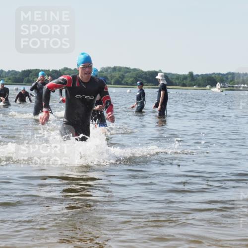 22.06.2025 - Viking Triathlon KatJ http://msf.ph/oto/8100749 22.06.2025 10:33:21 Schwimmen 28, 38, 300, 382, 387, 524, 608 meine-sportfotos.de