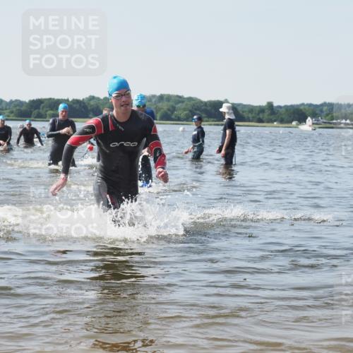 22.06.2025 - Viking Triathlon KatJ http://msf.ph/oto/8100761 22.06.2025 10:33:21 Schwimmen 28, 38, 300, 382, 387, 524, 608 meine-sportfotos.de