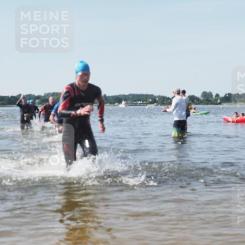 22.06.2025 - Viking Triathlon KatJ http://msf.ph/oto/8100799 22.06.2025 10:33:22 Schwimmen 28, 38, 300, 382, 387, 522, 524, 608 meine-sportfotos.de