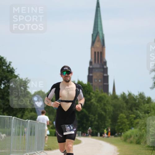 22.06.2025 - Viking Triathlon H.Heesch http://msf.ph/oto/8100805 22.06.2025 12:54:25 Laufen 310 meine-sportfotos.de