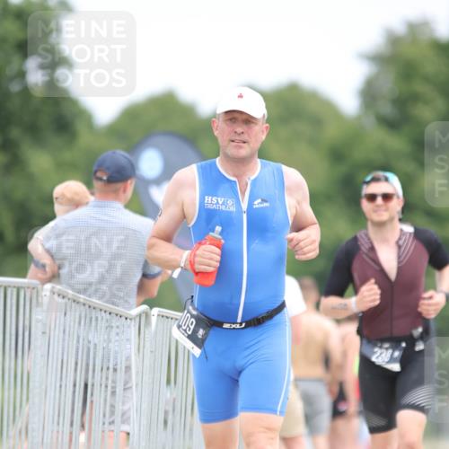 22.06.2025 - Viking Triathlon H.Heesch http://msf.ph/oto/8100810 22.06.2025 13:34:49 Laufen 109, 229, 238 meine-sportfotos.de