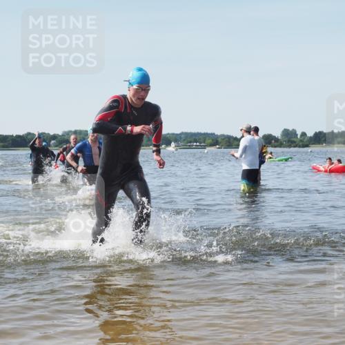 22.06.2025 - Viking Triathlon KatJ http://msf.ph/oto/8100811 22.06.2025 10:33:22 Schwimmen 28, 38, 300, 382, 387, 522, 524, 608 meine-sportfotos.de