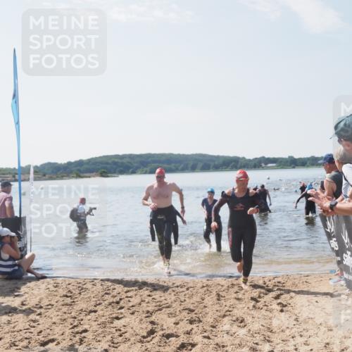 22.06.2025 - Viking Triathlon MichiJ http://msf.ph/oto/8100829 22.06.2025 10:45:05 Schwimmen 39, 168, 346, 493, 503, 638, 653 meine-sportfotos.de