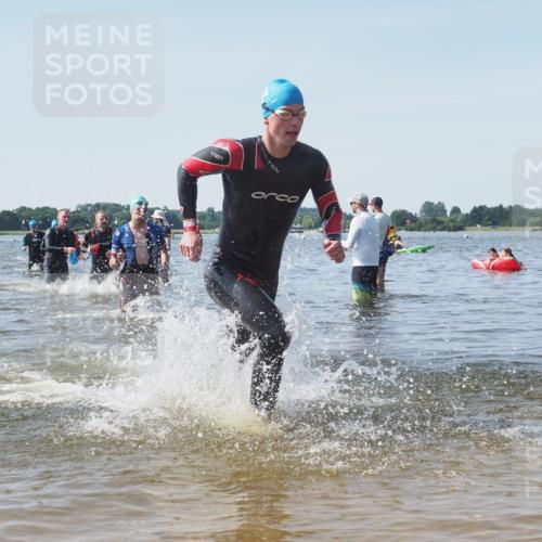 22.06.2025 - Viking Triathlon KatJ http://msf.ph/oto/8100847 22.06.2025 10:33:23 Schwimmen 28, 38, 300, 382, 387, 522, 524, 608 meine-sportfotos.de